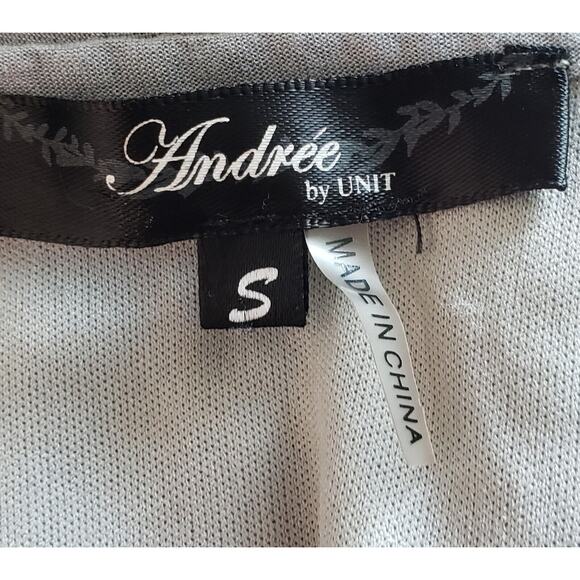 Andree by Units Womens Tunic Top Small Blue Embroidered V-Neck Roll Tab Sleeve - Picture 3 of 6